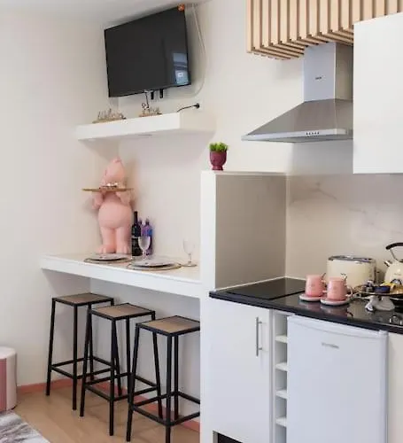 The Charm Bonfim Opo