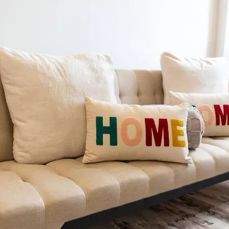 The Charm Bonfim Opo *